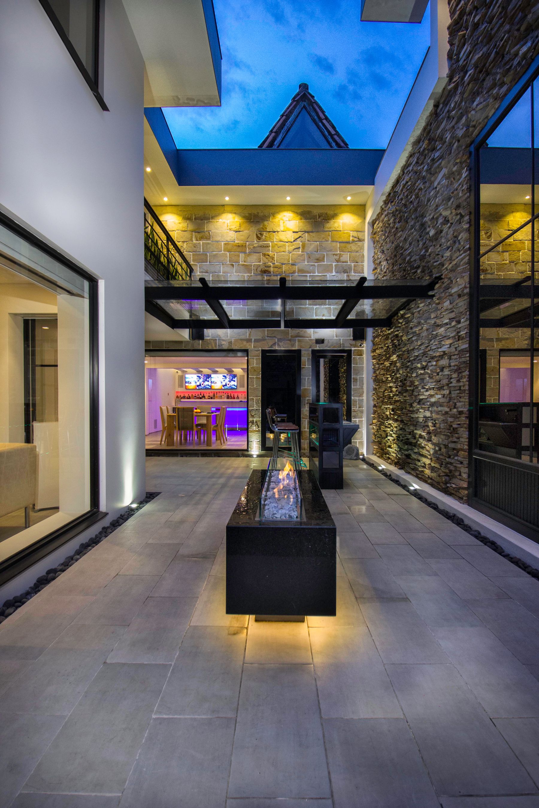 Modern commercial-style outdoor construction